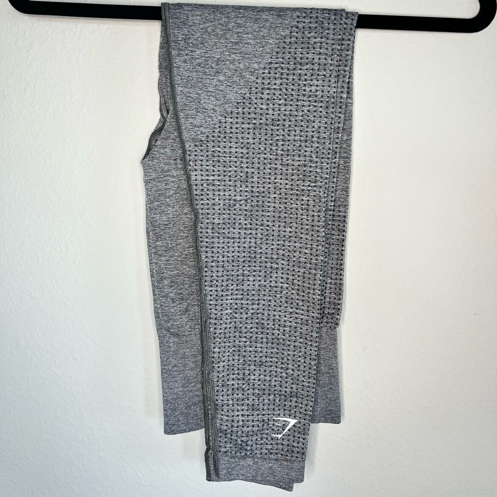 062. Gymshark Gray Leggings - Size Small